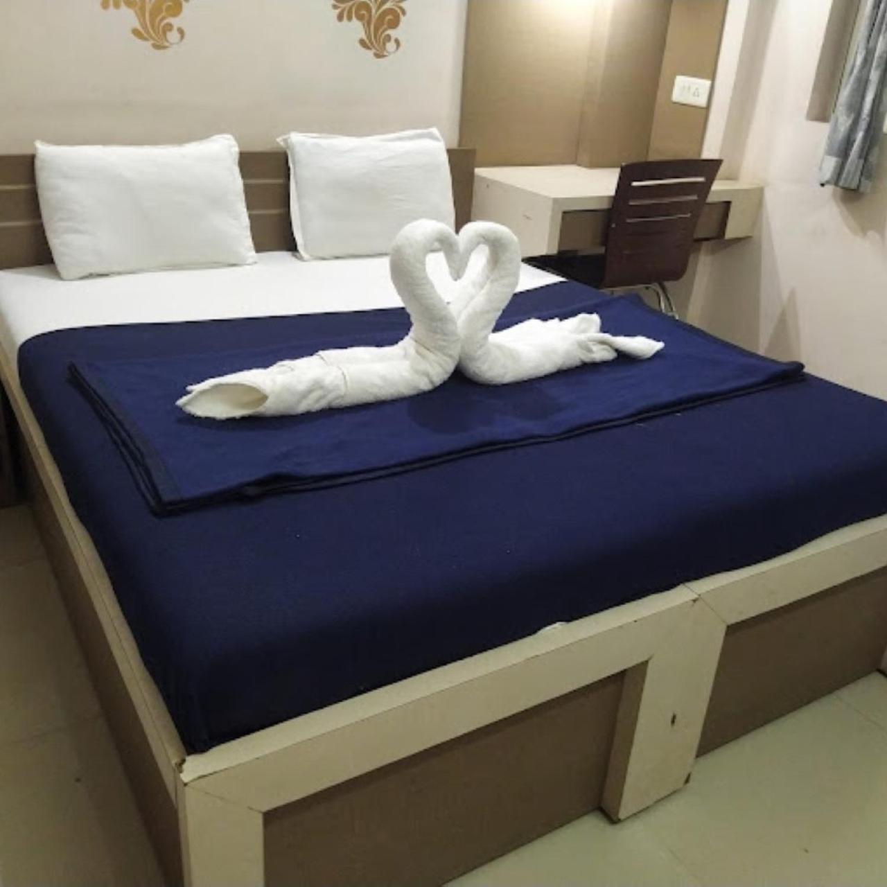 Hotel Divya Jyot Residency Bhuj Esterno foto
