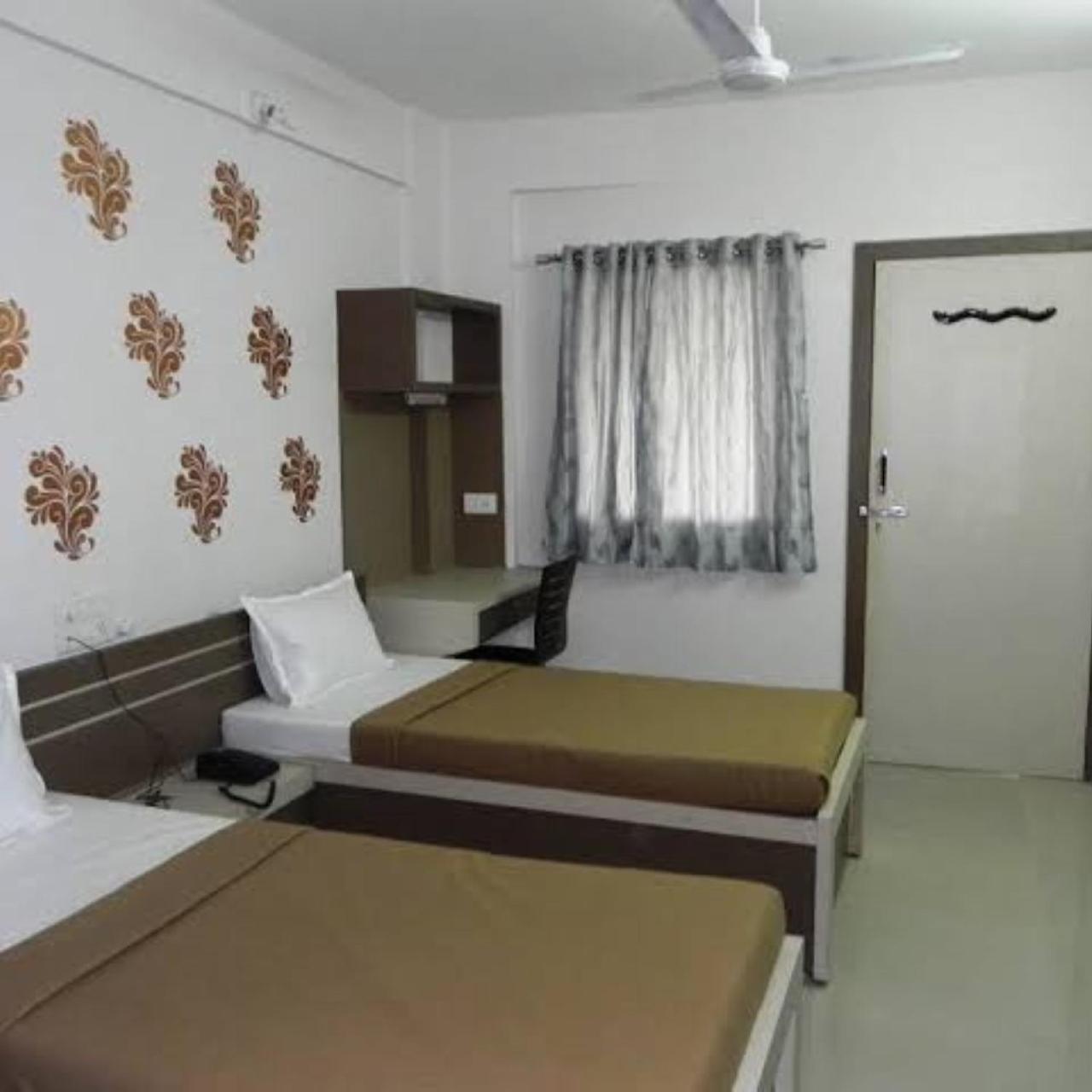 Hotel Divya Jyot Residency Bhuj Esterno foto
